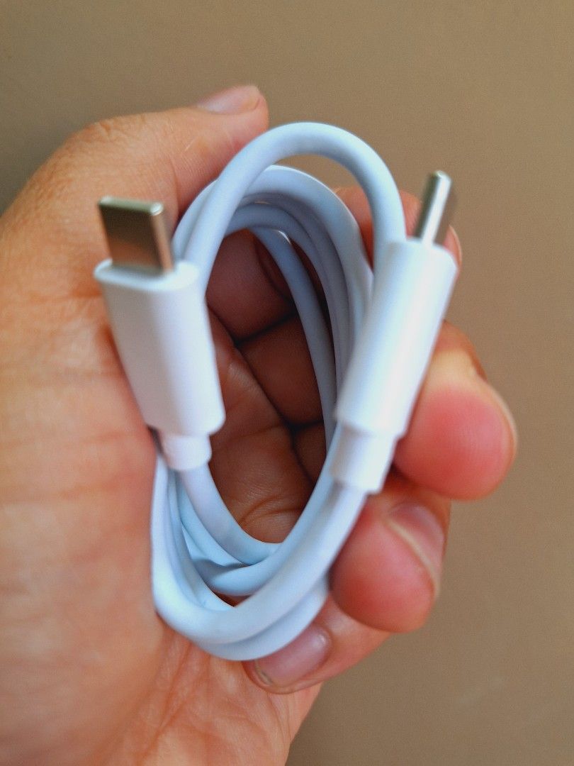 6A Type-C Type-C Charge Cable 1.8m Max 66W 11V/6A (Category: Chargers & Cables) located in Manila. Submitted by walsgadsaccesorries (Listing ID 1283877904, Image 2). Description: High quality wire core, double shield design The maximum flow rate is 6A, and the maximum support Huawei 66W (11V/6A) super fast charge. ✓💯% ORIGINAL ✓💯% Brand-new ✓💯% W/ Box.