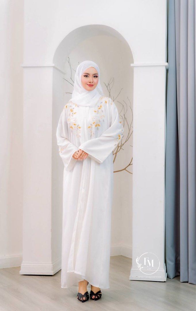 Hanan abaya store