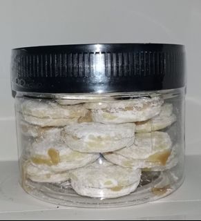 Alfajor (dulce de leche cookies)