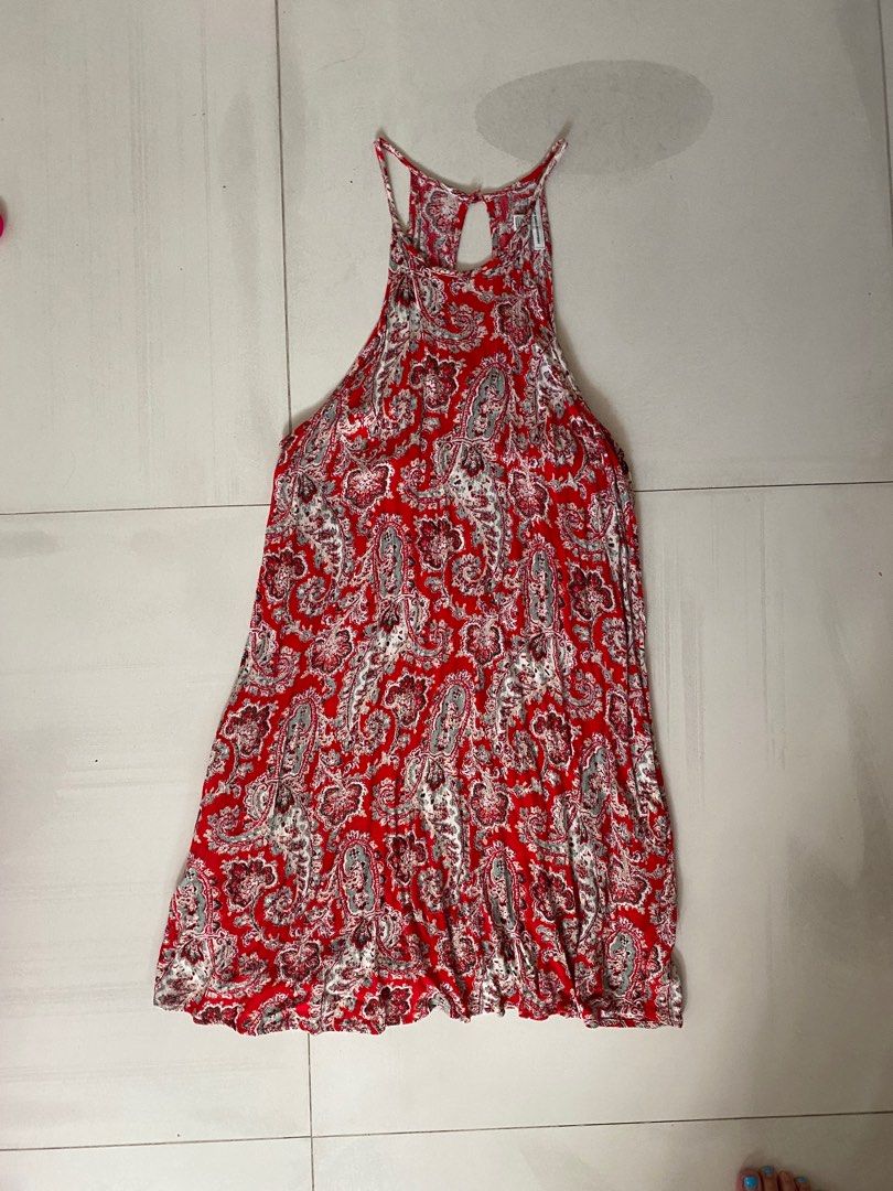 American Eagle Paisley Red Halter Dress Women s Fashion Dresses Sets Dresses on Carousell