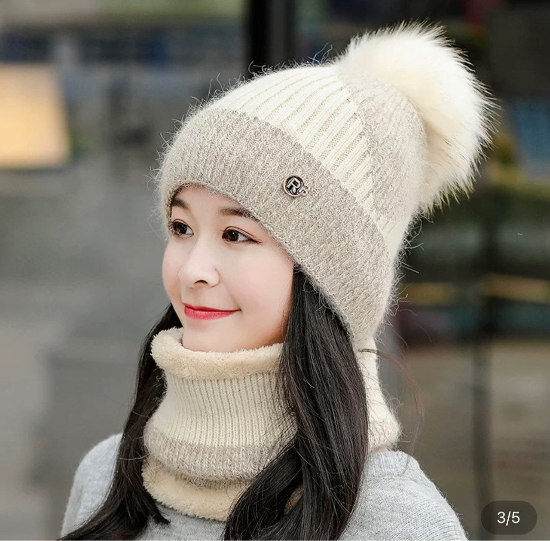 Beanie and neck warmer off white Women s Fashion Watches