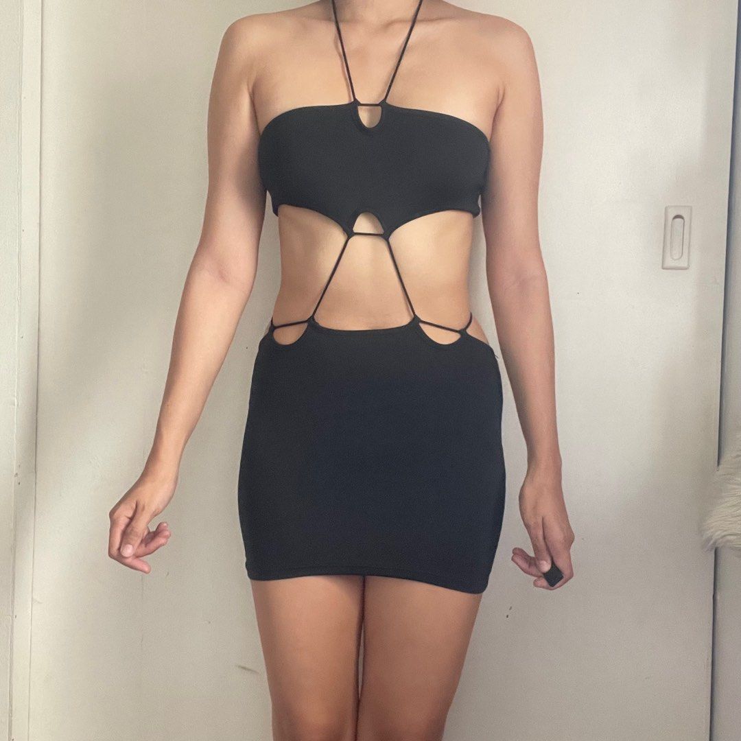 Black sexy co-ords (Category: Sets or Coordinates) located in Pasay City. Submitted by pa.style (Listing ID 1283734065, Image 2). Description: Model size: 26-27 Waist, 34 Hips, 34 Bust, 5’6 Height Size: SMALL on tag The skirt is quite short, so it is best suited to petite or 5’0 in height below. *Final price posted, no more haggling. * NO EXCHANGE/RETURN.