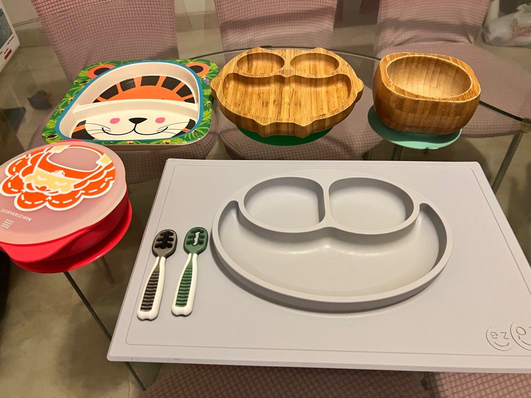 BLW Essentials (Category: Weaning & Toddler Feeding) located in Singapore. Submitted by diche2880 (Listing ID 1283912633, Image 1). Description: BLW Essentials! All for $30 only Includes: EZPZ Happy Mat (seldom used) Eco Rascals bamboo Owl plate with divider (lightly used) Eco Rascals bamboo bowl (well used) Marcus&Marcus suction bowl with cover 2 NumNum beginner spoons All are well kept and cleaned. Self-collect or arrange your own courier 65924