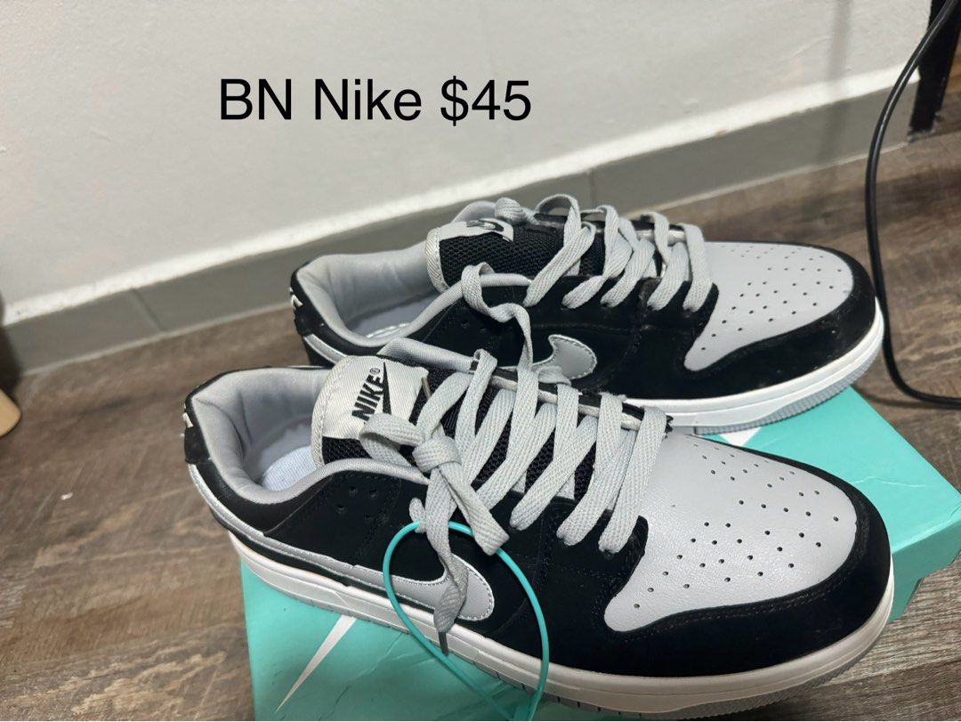 Who clearance sells shoes