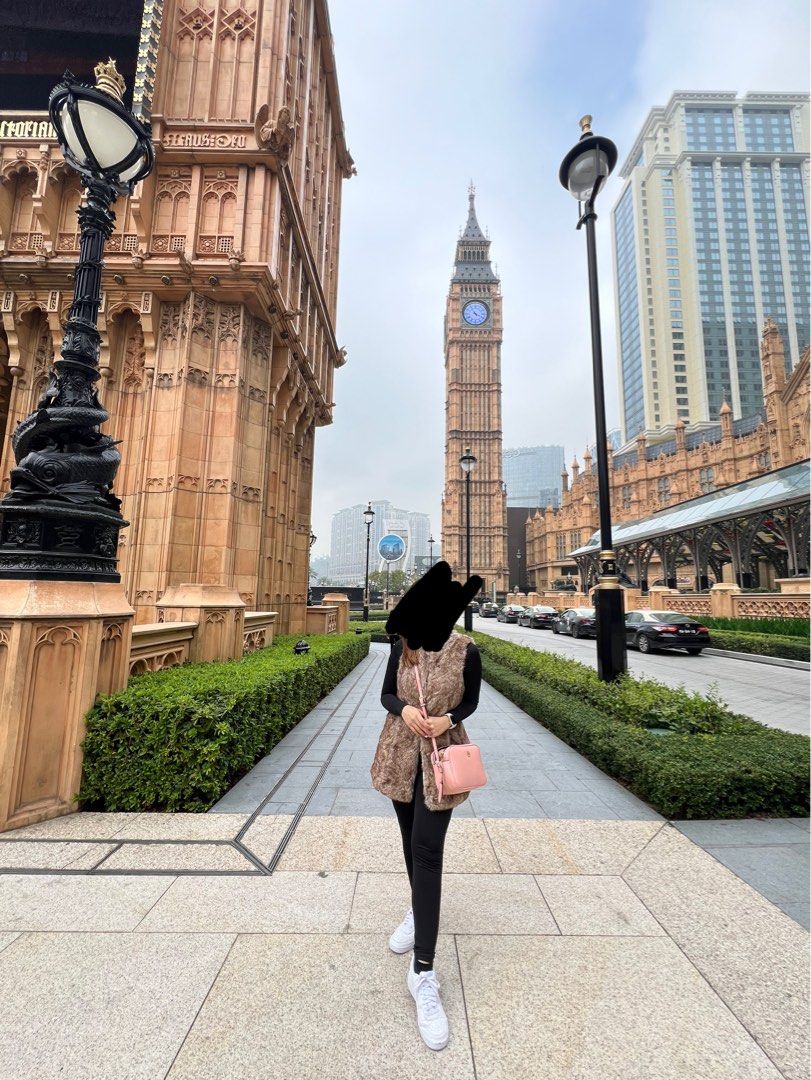 Brown fur vest (Category: Coats, Jackets and Outerwear) located in Angeles City. Submitted by aimscloset (Listing ID 1283848208, Image 1). Description: Used once for this trip. Very nice in actual!.