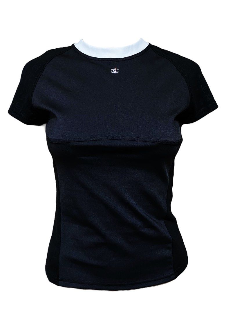 ⚜️Chanel Runway - Black jersey top (Category: Luxury Apparel) located in Makati City. Submitted by 90sangel (Listing ID 1283814792, Image 3). Description: •Item: Chanel 24c black Jersey top 🤍 •Size: 36 can fit xs-m frame •Condition: As New! Sample piece. Giftable. Complete Inclusions. *this season's hit! Most favorite & popular from Chanel Cruise collections 23-24 👀 100% 𝒂𝒖𝒕𝒉𝒆𝒏𝒕𝒊𝒄, 𝒆𝒙𝒑𝒆𝒓𝒕𝒍𝒚-𝒗𝒆𝒕𝒕𝒆𝒅 𝒑𝒓𝒆𝒍𝒐𝒗𝒆𝒅..