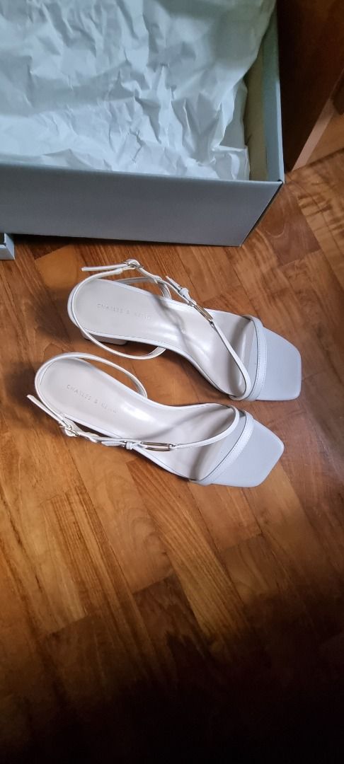 Charles Keith 2 Inch Heels White Sandals. Size 39. Women s