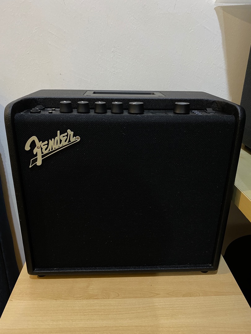 Fender mustang lt25 shop used