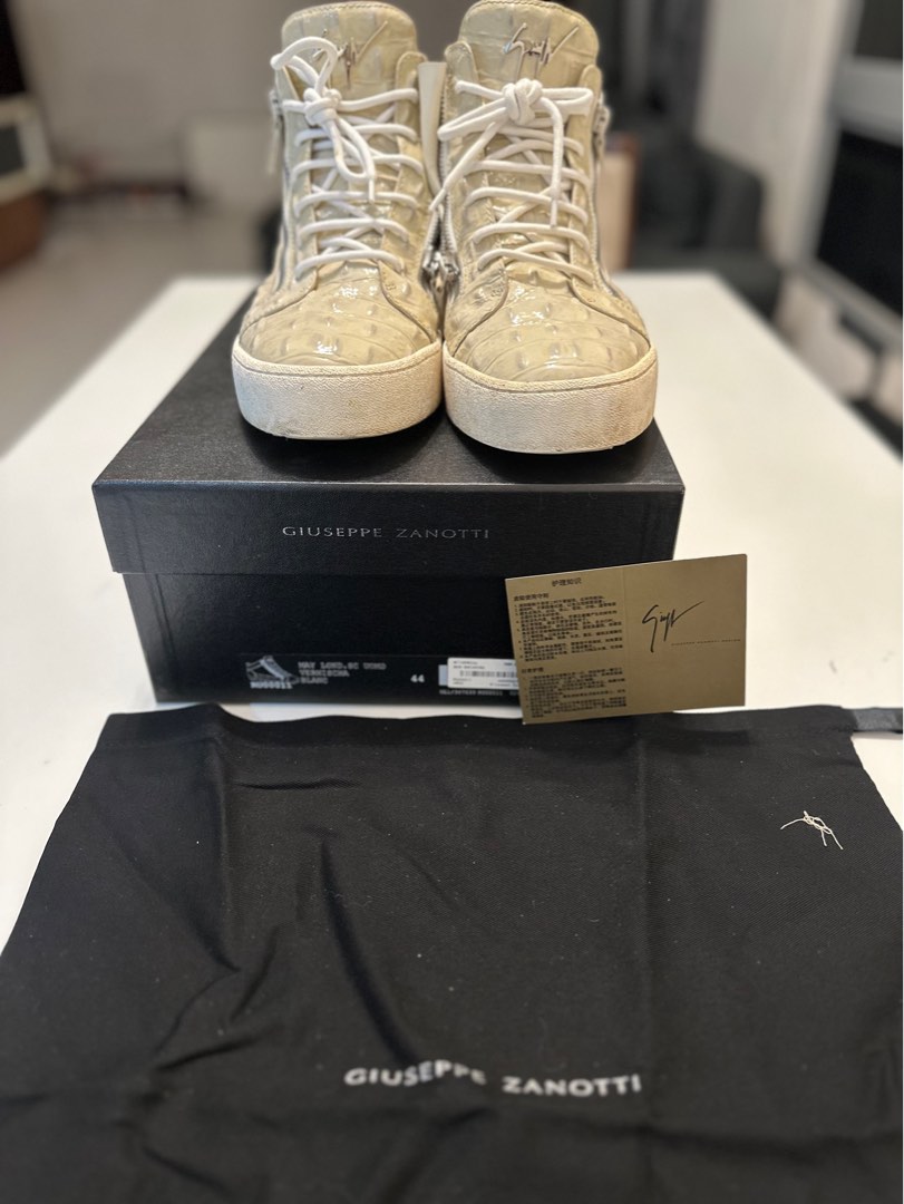 Giuseppe Zanotti Kriss
