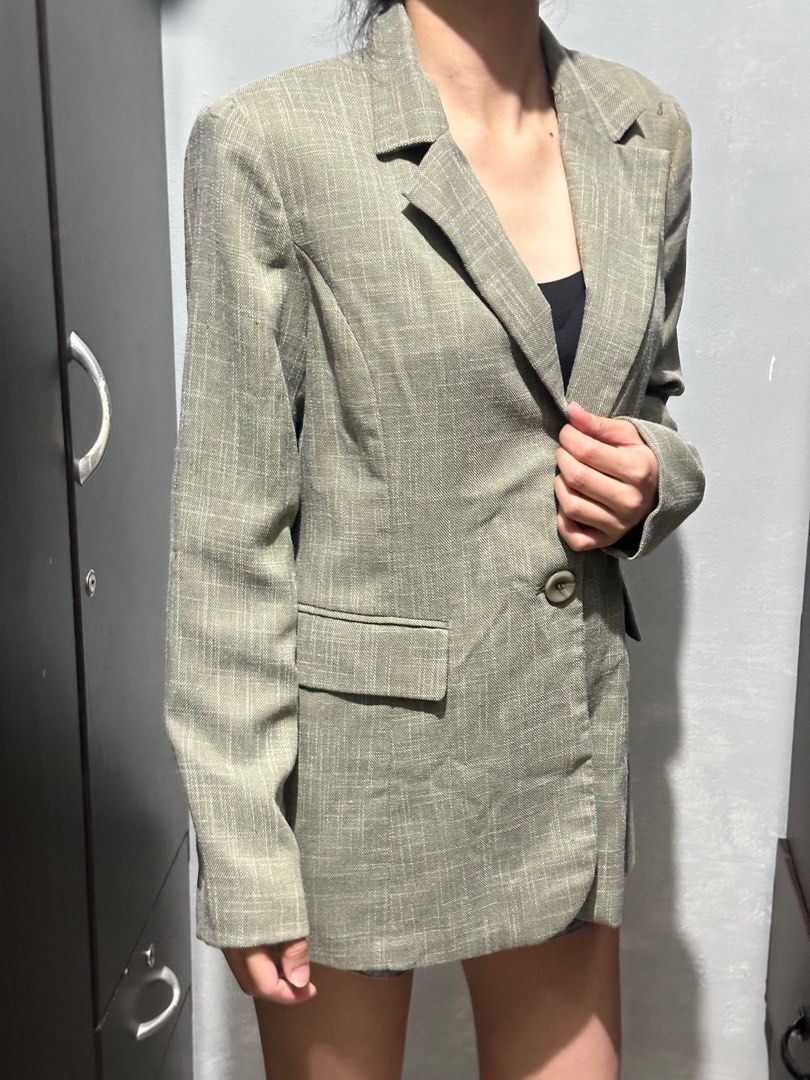 Green corporate attire 2025