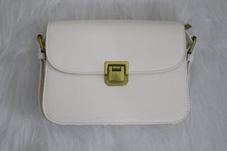 (Category: ) located in . Submitted by my_preloved_store (Listing ID 1283690971, Image 1). Description: .