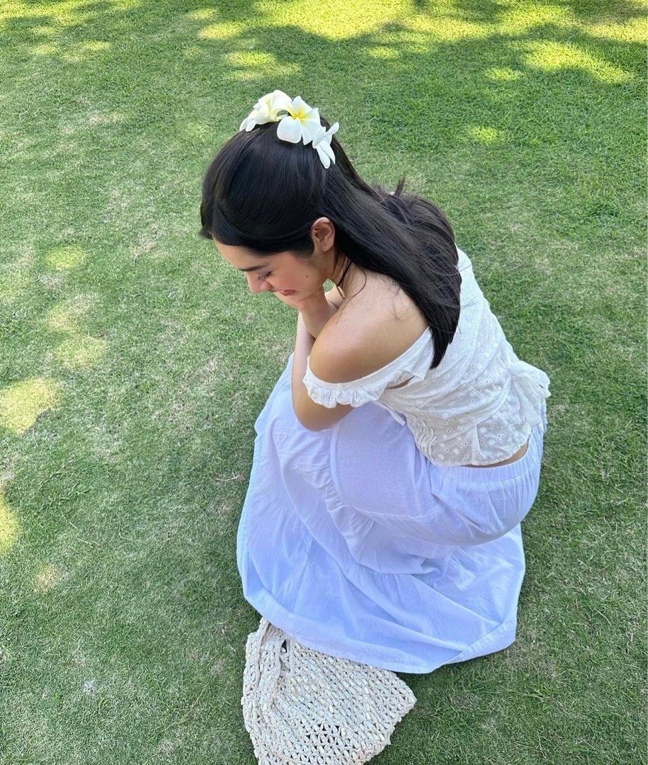 Just because studio lila top white button tie off shoulder (Category: Blouses) located in Baguio. Submitted by sunbe4m (Listing ID 1283656179, Image 3). Description: used once only removed the label cause it was irritating my skin.