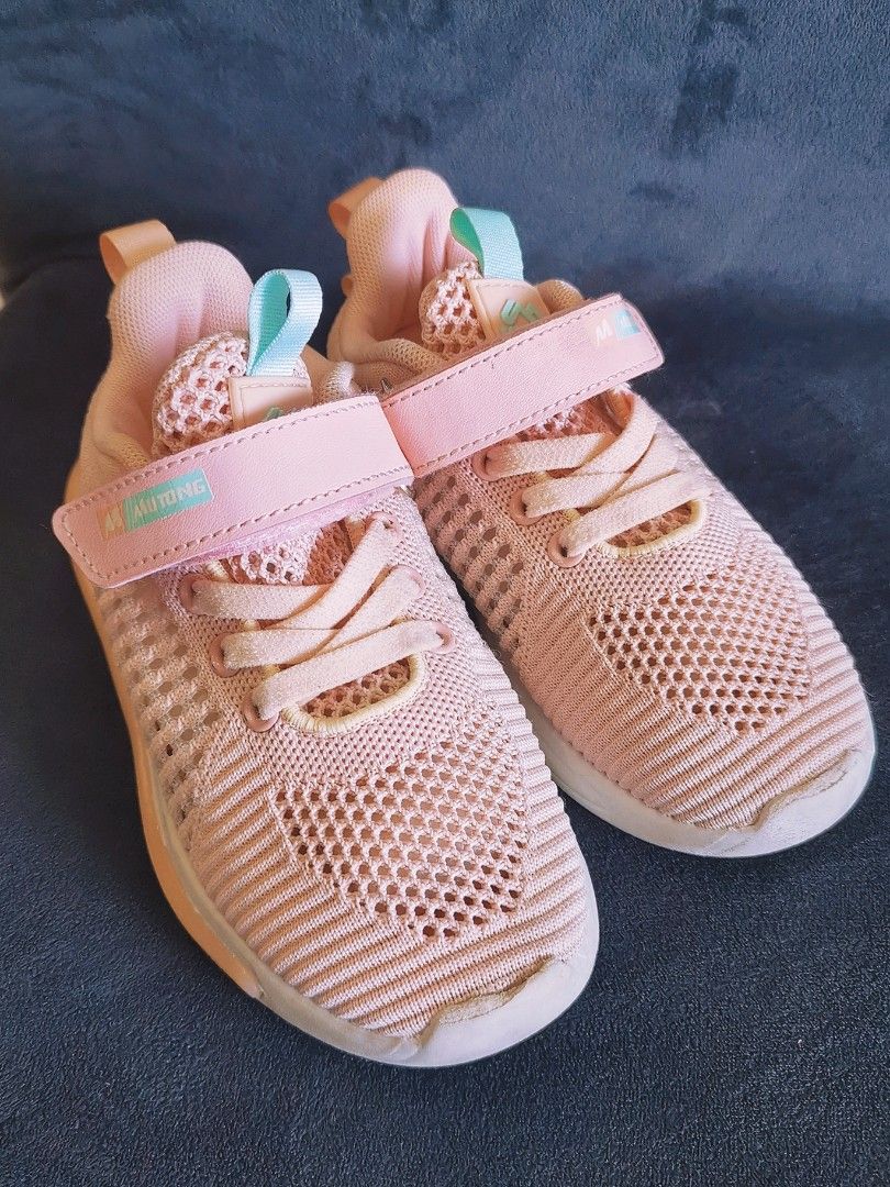 Girls athletic shoes size new arrivals 2