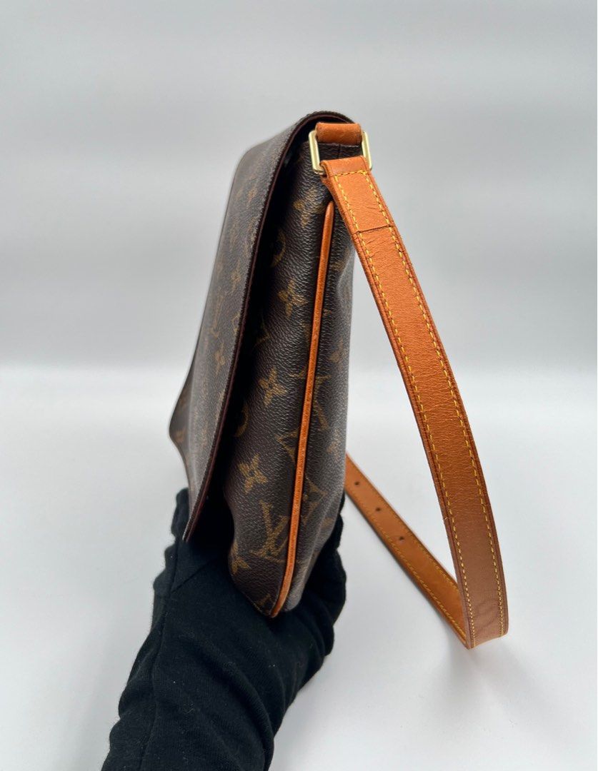 LOUIS VUITTON (Category: Luxury Bags & Wallets) located in Tarlac. Submitted by mysecretbliss (Listing ID 1283724193, Image 3). Description: 💯% AUTHENTIC PERSONAL ITEM RFS: DECLUTTERING.