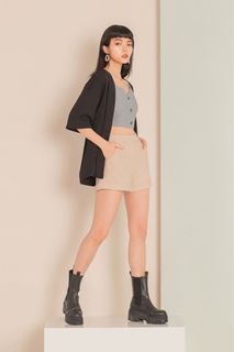 (Category: ) located in . Submitted by wardrobesos (Listing ID 1283763810, Image 1). Description: .