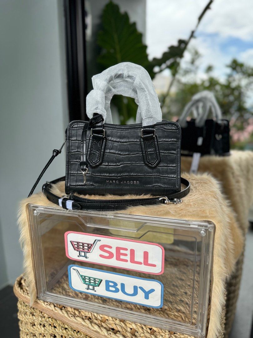 Marc jacobs croc embossed drifter (Category: Luxury Bags & Wallets) located in Calamba. Submitted by zarahzion (Listing ID 1283710433, Image 1). Description: mj drifter small croc leather color black from USA 🇺🇸 .
