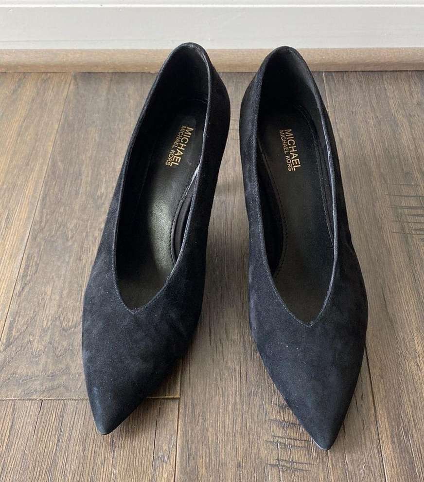 Michael kors top black suede pumps