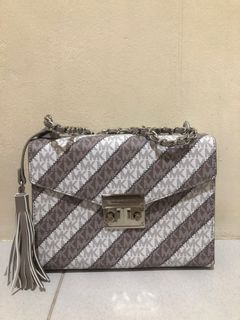 (Kategori: ) berada di . Dikirim oleh breenapl (ID iklan 1283685318, Gambar 1). Deskripsi: .