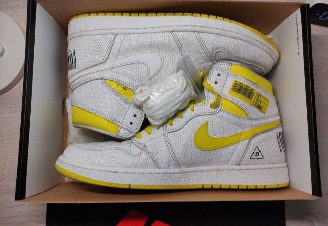 Nike air jordan first cheap class white