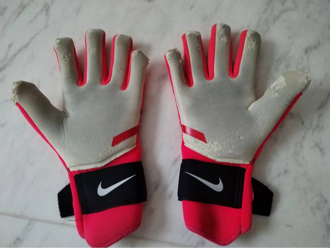 Nike phantom shadow football gloves