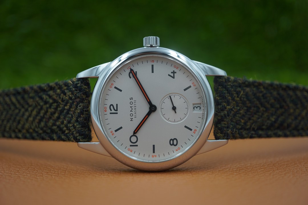 Nomos club 733 top
