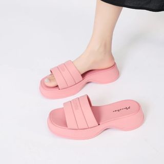 Open toe wedge slippers sandals
