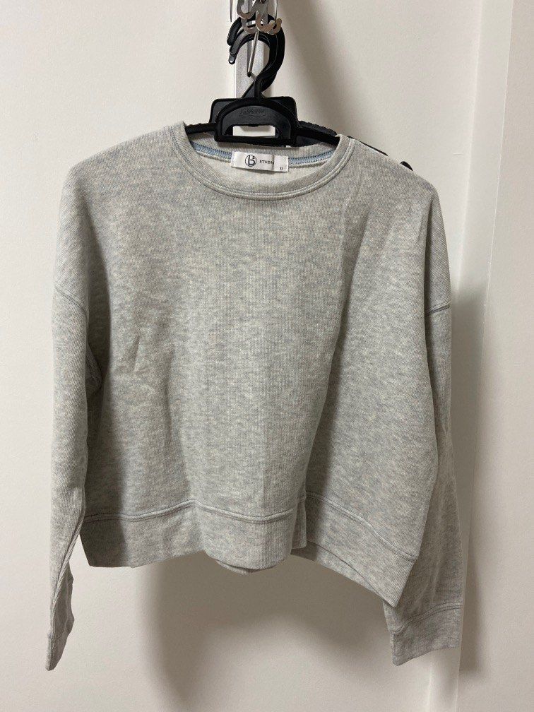 oversized grey crop pullover Women s Fashion Tops Longsleeves