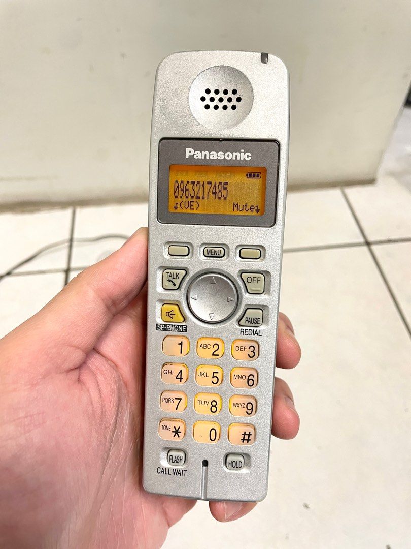 Panasonic 2.4Ghz 數位高頻無線電話 KX-TG3521 / 發光字鍵 二手狀況良好 照片瀏覽 3