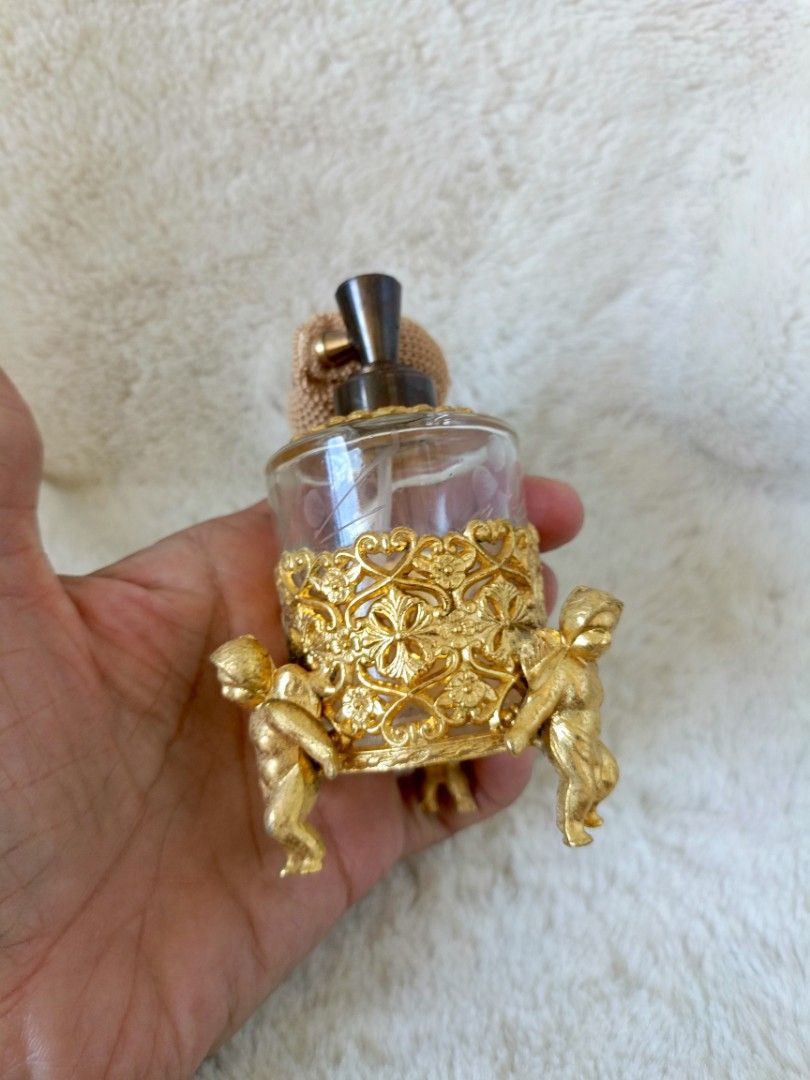 Perfume diffuser (Category: Fragrance & Deodorants) located in Taguig. Submitted by madisam (Listing ID 1283664445, Image 3). Description: not sure if still working good for collections or display from. Japan.