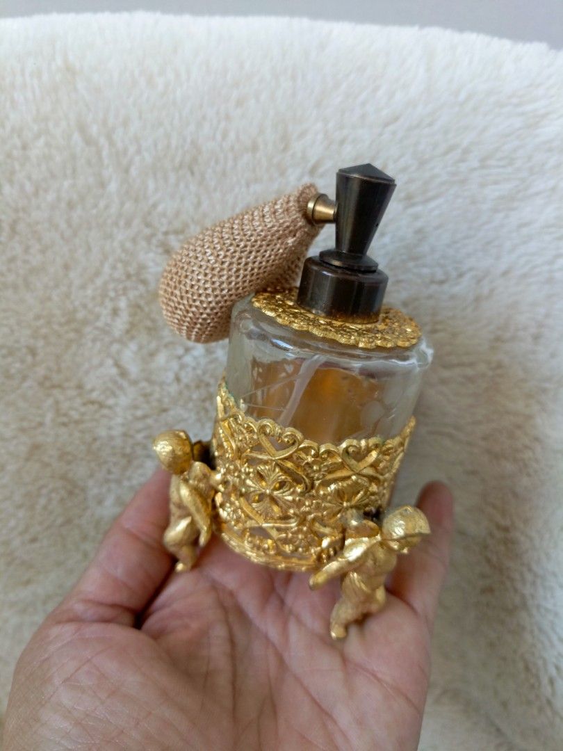 Perfume diffuser (Category: Fragrance & Deodorants) located in Taguig. Submitted by madisam (Listing ID 1283664445, Image 2). Description: not sure if still working good for collections or display from. Japan.