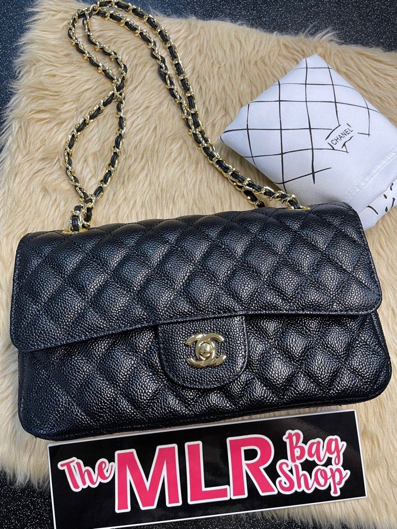 Preloved Chanel Double Flap (Category: Luxury Bags & Wallets) located in Bacoor. Submitted by themlrbagshop2.0 (Listing ID 1283682211, Image 3). Description: Preloved Chanel Double Flap Caviar with hologram 26cm size black caviar with box, card and dustbag minimal signs of usage only gold hardware Japan Surplus Sourced NO ISSUE Disclaimer: Themlrbagshop 2.0 is not associated or affiliated with any brands mentioned. All copyrights reserved to the 