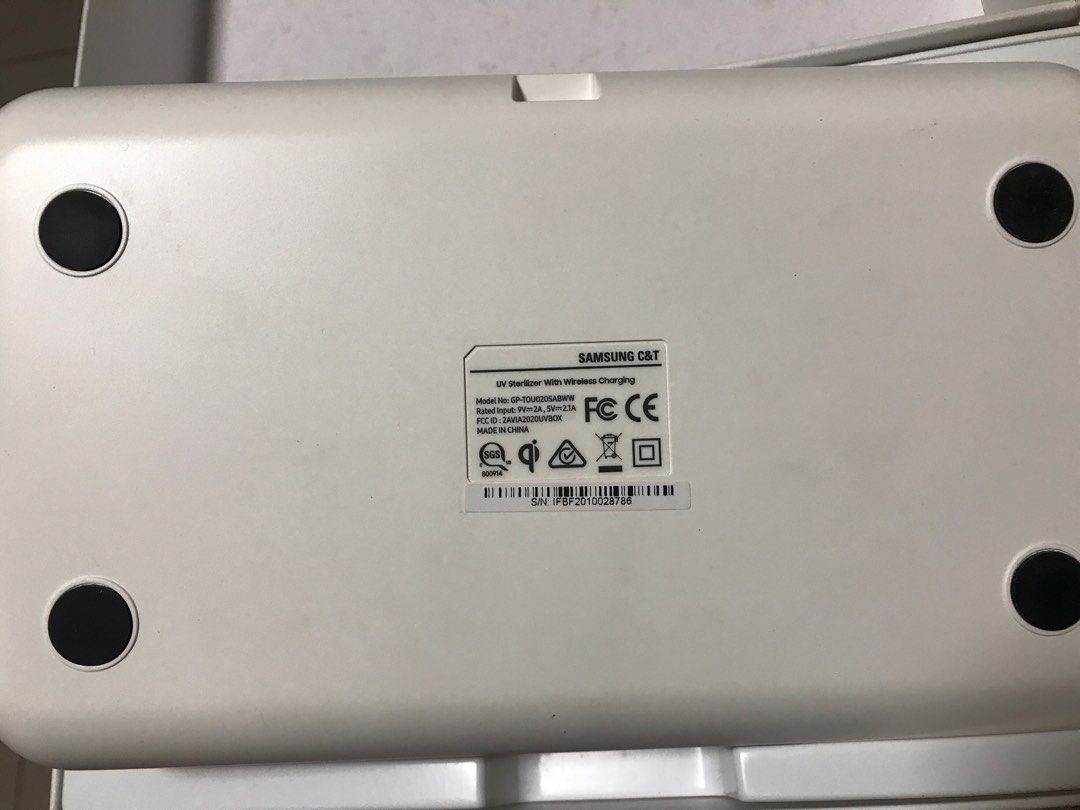 Samsung Wireless Charging (Category: Chargers & Cables) located in Quezon City. Submitted by clazzystudio (Listing ID 1283677607, Image 2). Description: Brand: Samsung Original Price: 2,199 Sale Price: 1,000 2in1 sterilize and charge. Compatible with the latest iOS and Android devices that support wireless charging..