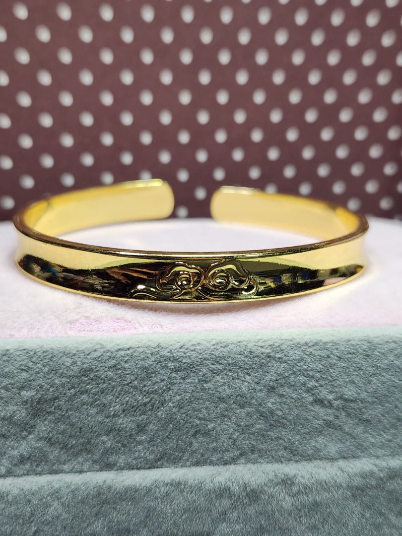 Gold band bracelet sales with circles
