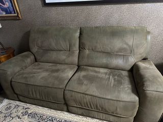 (Category: ) located in . Submitted by pinkglow (Listing ID 1283709542, Image 1). Description: .