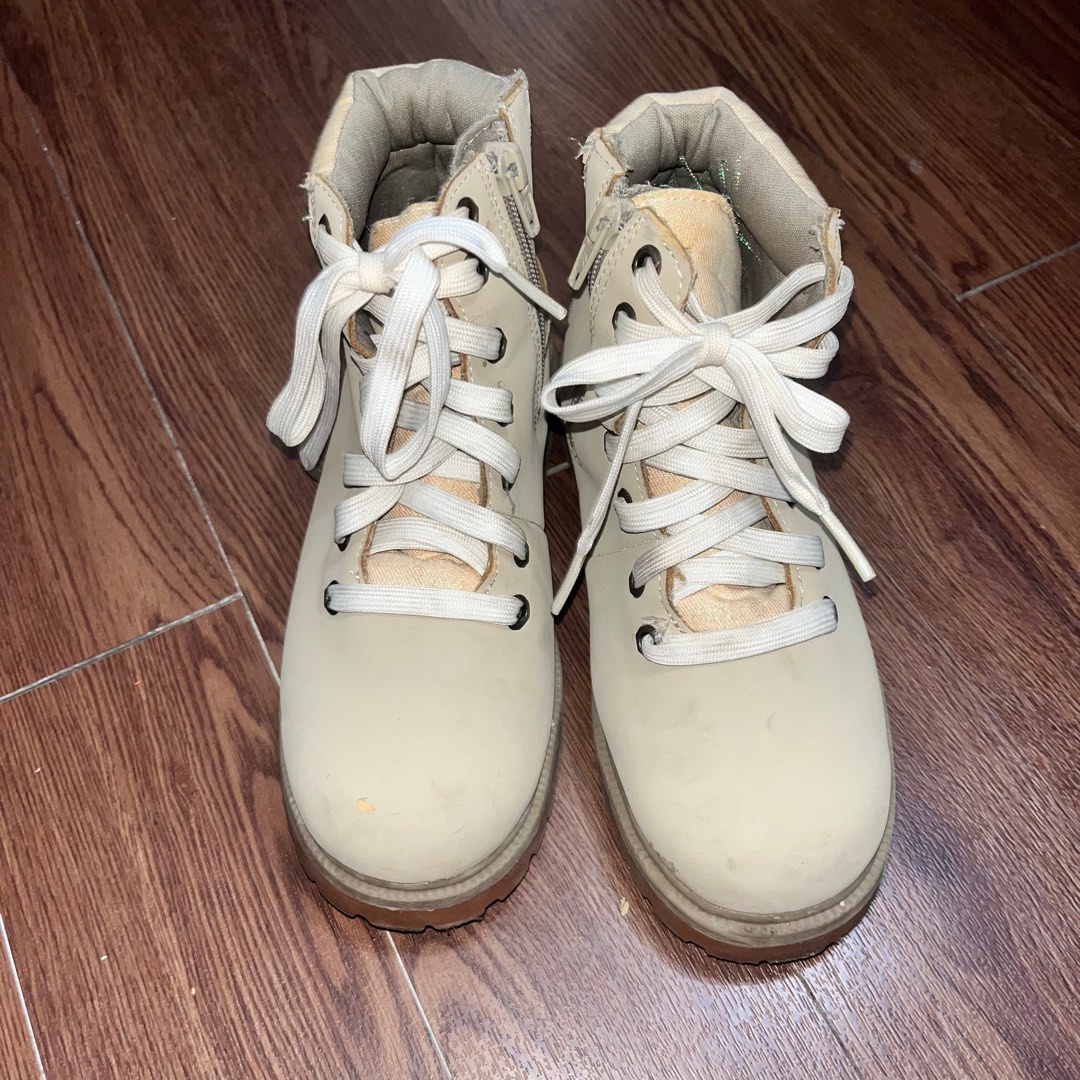 Smart fit Boots eur 33 1 2 or US2 Babies Kids Babies Kids Fashion on Carousell