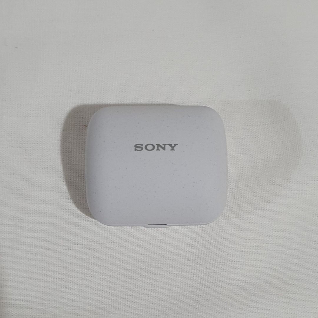 Sony LinkBuds WFL900 Truly Wireless Earbuds - White (Category: Earphones) located in Mandaluyong City. Submitted by deedumms07 (Listing ID 1283781080, Image 3). Description: Sony LinkBuds WFL900 Truly Wireless Earbuds - White Actual earbuds are like new but the box is damaged.