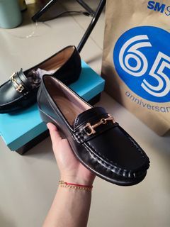 Sorones by Figlia Black loafers for women (school and outdoors)