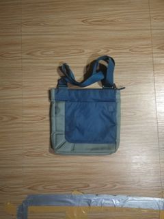 Tumi sling bag