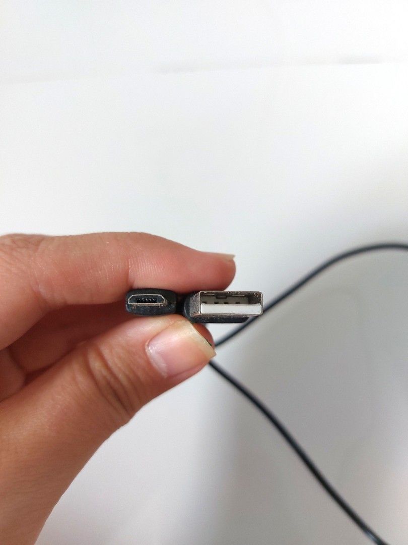 0.5M USB-Micro Cable (USB Type Micro cable) (Category: Chargers & Cables) located in Quezon City. Submitted by mary_jeha (Listing ID 1283669363, Image 3). Description: USB Type Micro Cable for SALE! Length: 0.5M (50cm) - Universal use cuz it's micro cable (ex. xiaomi phone, night lamp, etc) Condition: 10/10, WORKS PERFECTLY. I've already tested! Barely used. RFS: I have too many cables like this. #2024declutter Mode of Payment: GCash NO COD 🙅🏻‍