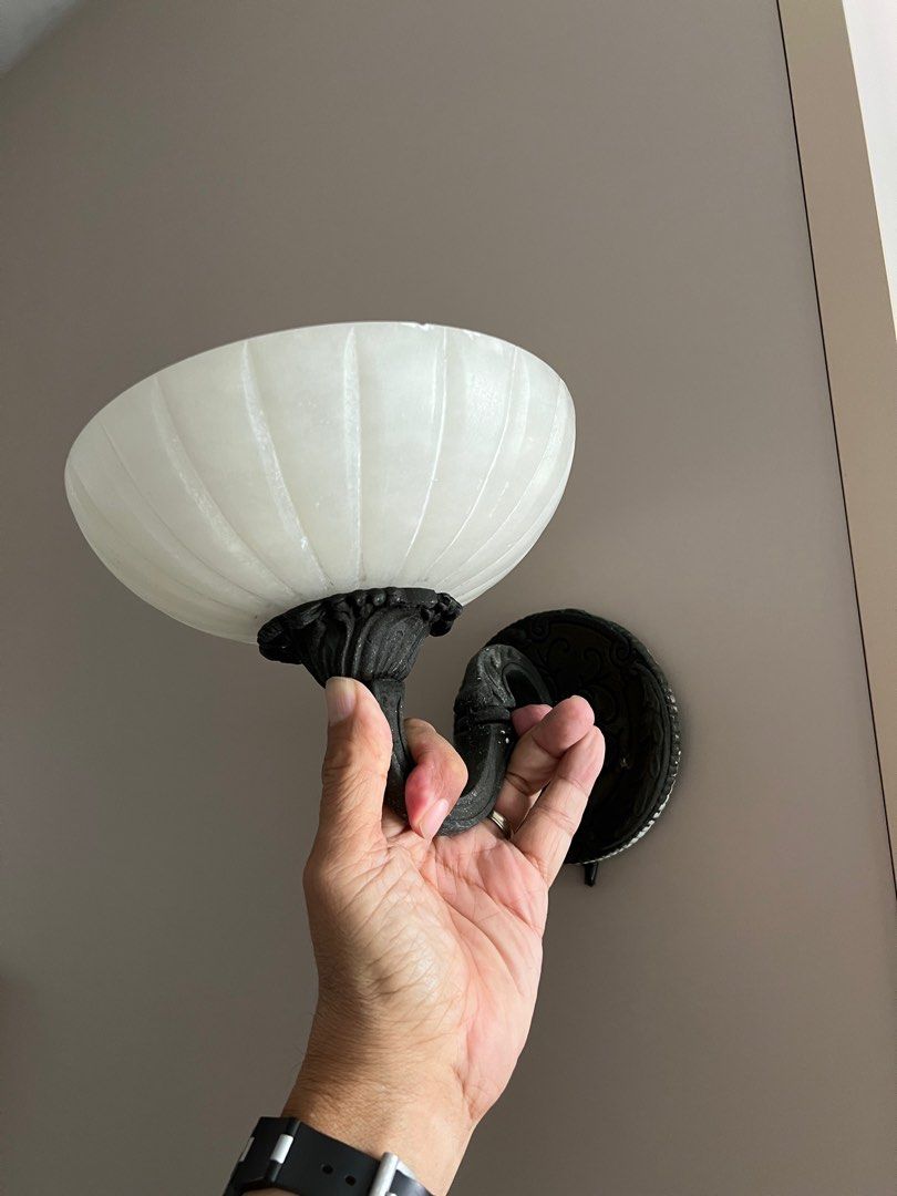 Wall lights (Category: Lighting) located in Singapore. Submitted by ultrsman2015 (Listing ID 1283638136, Image 1). Description: .