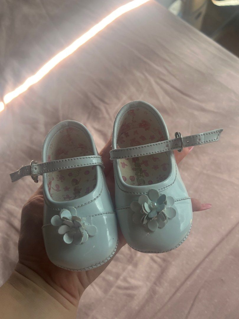 Newborn shop shoes size