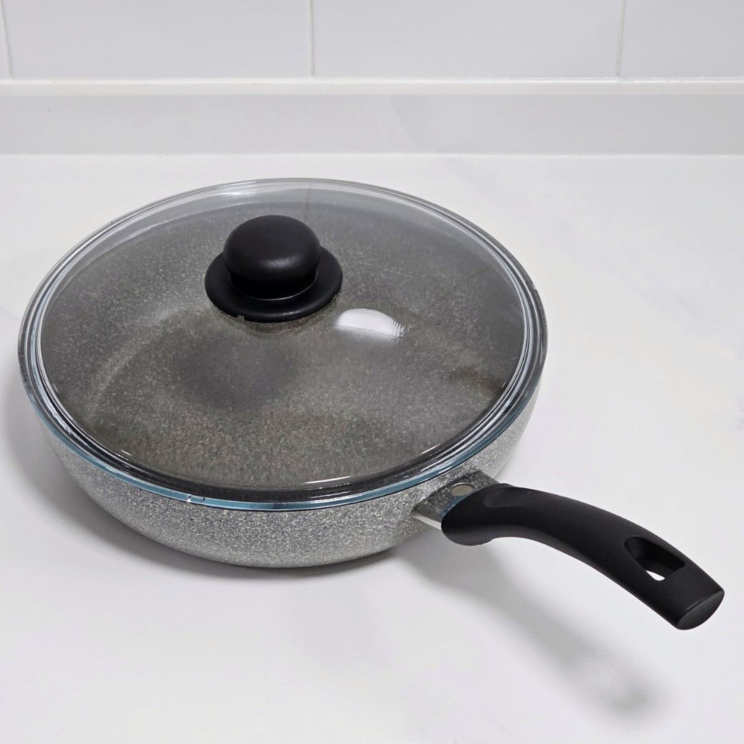 Deep sided shop frying pan