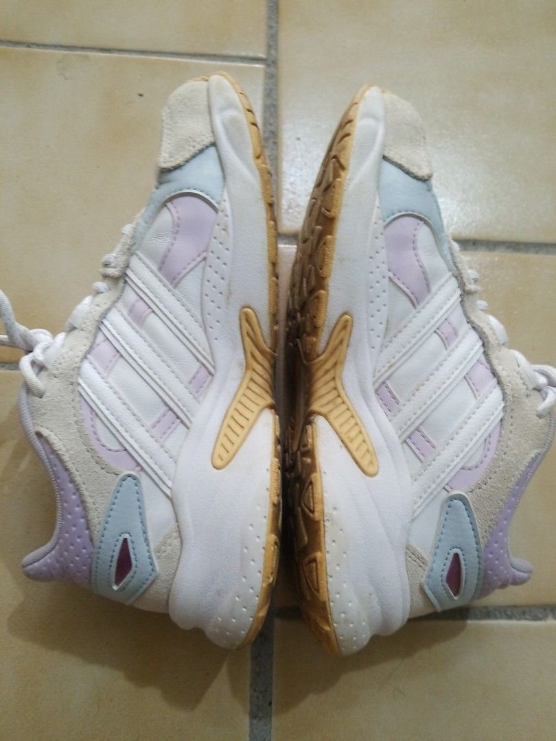 Womens adidas shoes size 5.5 top
