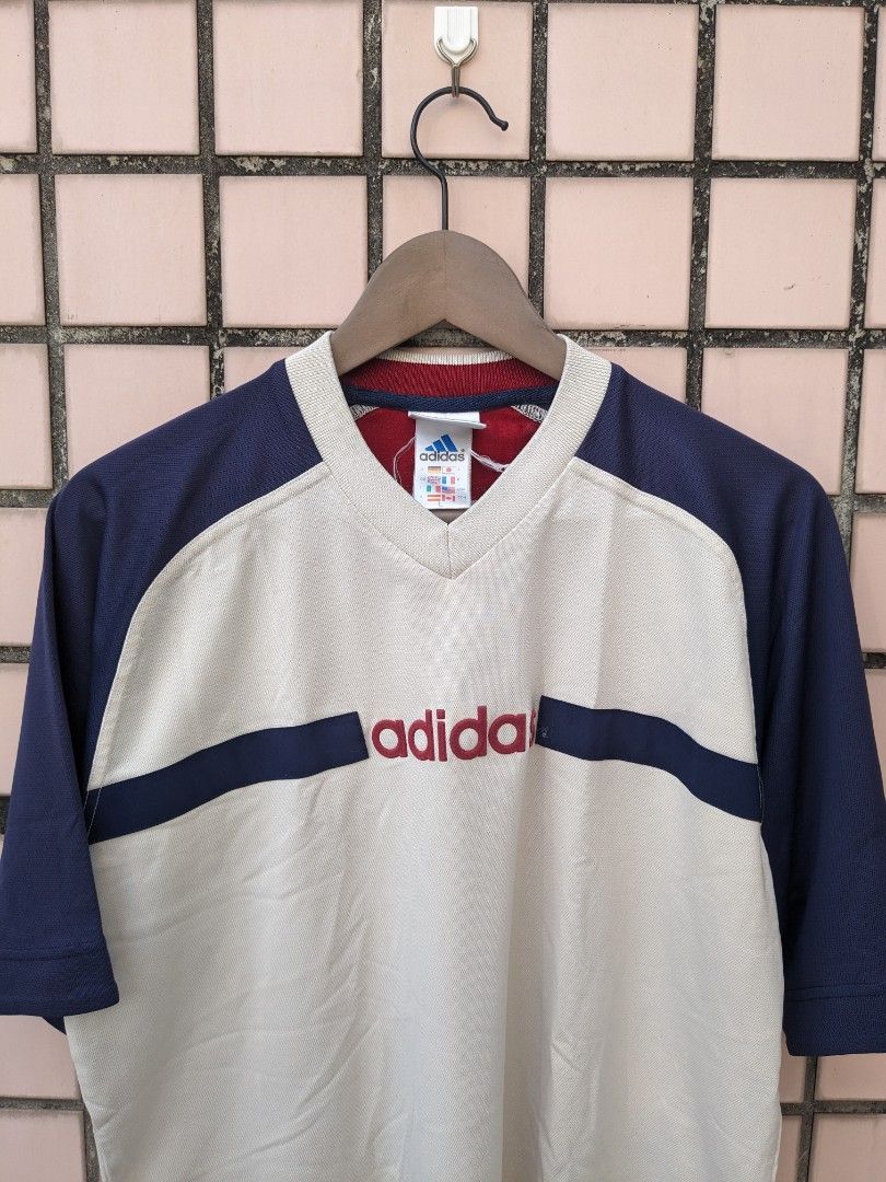 Tee adidas 2025