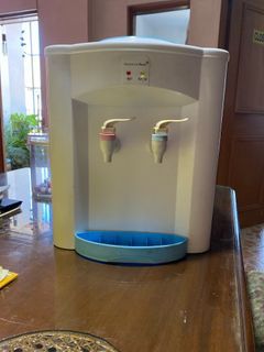 American Home water dispenser