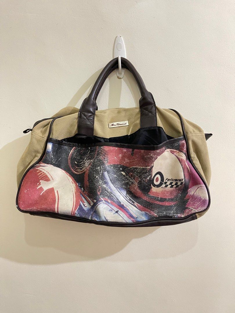 Ben Sherman Carry On Bag (Category: Luxury Bags & Wallets) located in Manila. Submitted by everythingmustgopage (Listing ID 1288381880, Image 1). Description: -Ben Sherman Carry On Bag -Authentic and Original -Has a defect inside (Needs stitching) -Good for traveling.