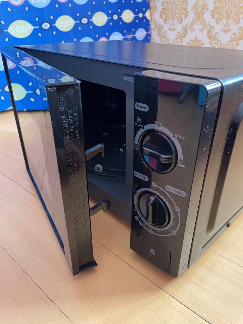 BLACK&DECKER MODEL:MZ2000P microwave oven 20L (Category: Ovens & Toasters) located in Quezon City. Submitted by marcon_2000 (Listing ID 1288239968, Image 3). Description: BLACK&DECKER MODEL:MZ2000P microwave oven 20L Slightly used No issue 💯 DM for more details thank you 🙏 .