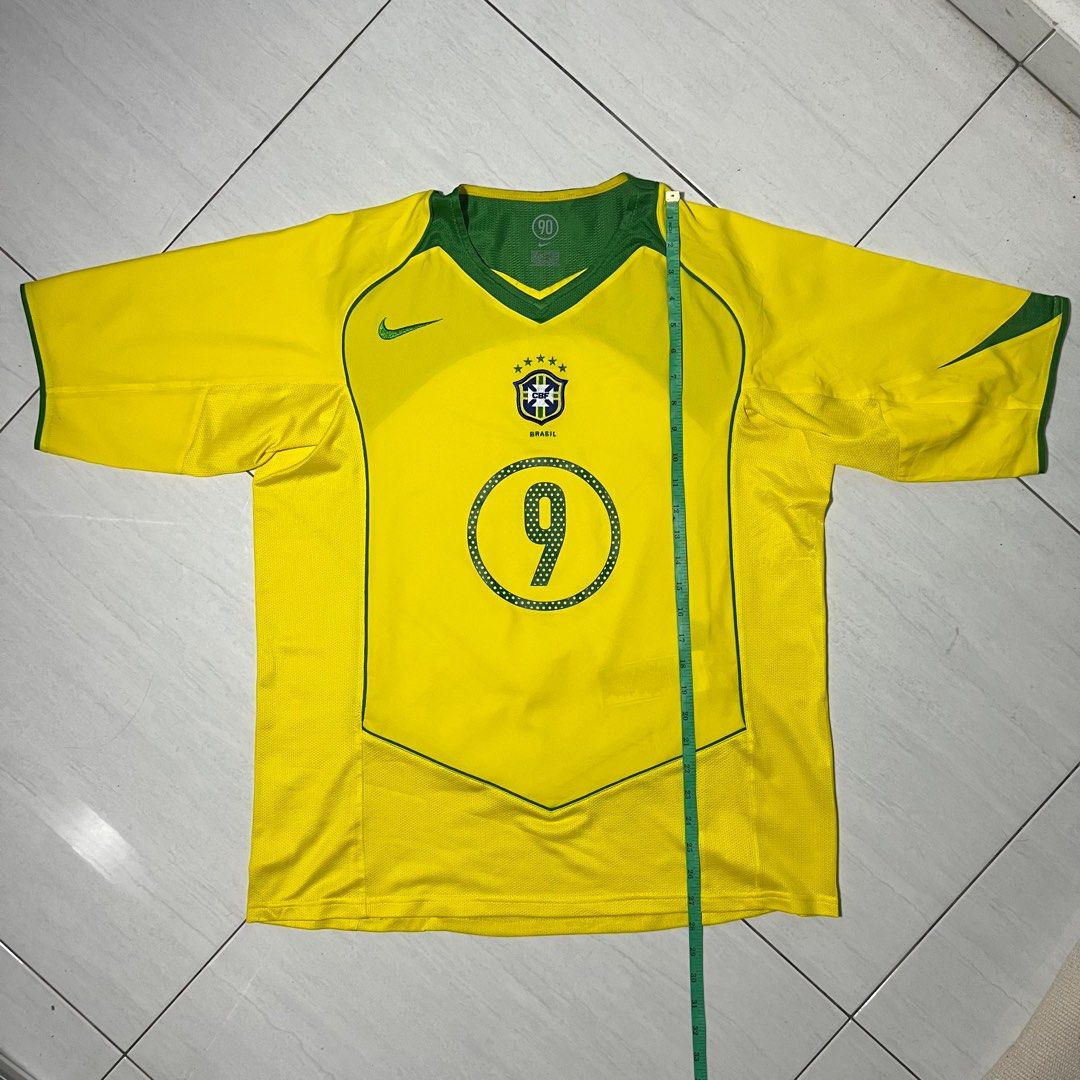 Brazil Training/Leisure football shirt 2004 - 2006.