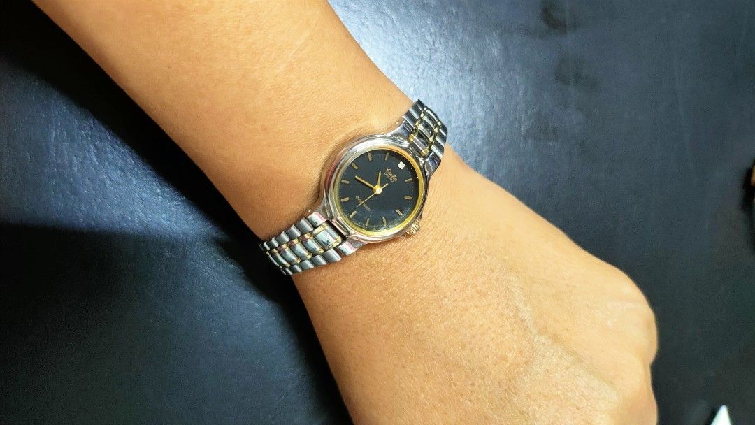 Crater Quartz Ladies Watch (Category: Women's Watches) located in Taguig. Submitted by mercyeugen28914 (Listing ID 1288327610, Image 3). Description: Preloved Japan Watch Crater Quartz water resistant Base Metal Bezel flaws: back bezel usage.