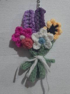 crochet flower bouquet keychain